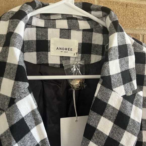 ANDREE BY UNIT Black and White Checkered Blazer with Gold Buttons - Picture 4 of 5